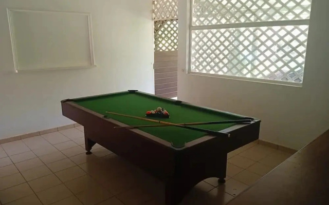 La Villa des Palmiers Bleus - Piscine Jardin