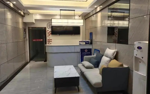Shell Hotel Beijing Municipal Government New District Tuqiao Metro Station