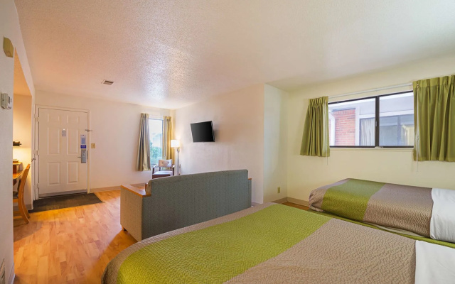 Studio 6 Extended Stay - Greensboro, NC