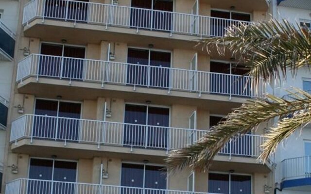 Отель Apartaments El Sorrall Испания, Бланес - отзывы, цены и фото номеров - забронировать отель Apartaments El Sorrall онлайн вид на фасад