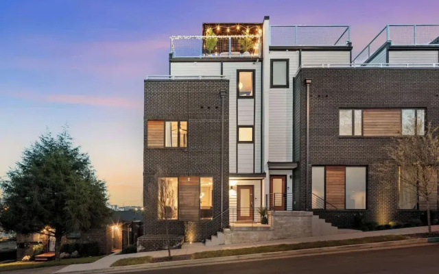 Luxury Retreat Double Rooftop Deck Game Room