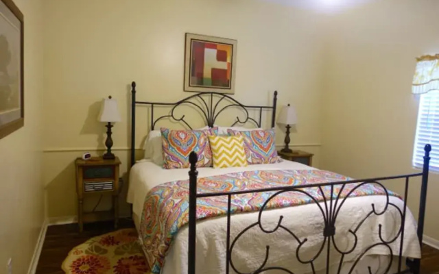 Comal Inn