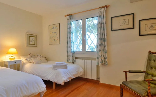 Villa with Incredible Sea Views And Pool Sleeps 7