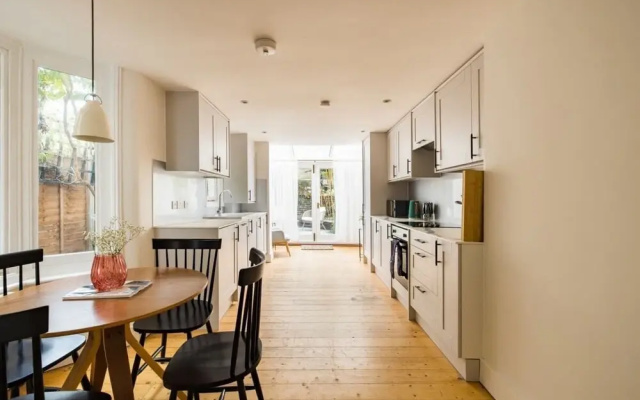 The Camberwell Secret - Alluring 3bdr House With Garden