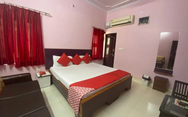 Hotel Aarjee Crescent