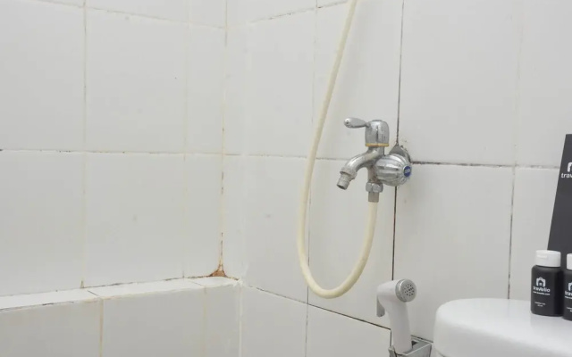 Comfortable 2Br Apartment At Bassura City