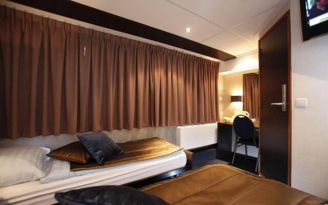 Отель Hotelships Holland - Duesseldorf комната для гостей