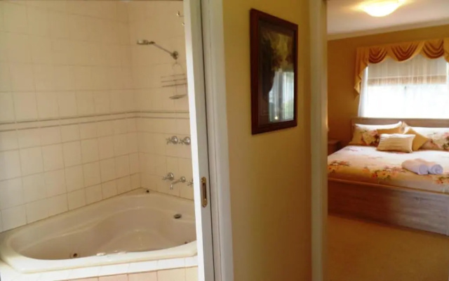 Johanna River Farm & Cottages
