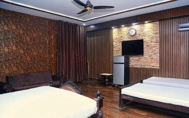 Hotel 12J