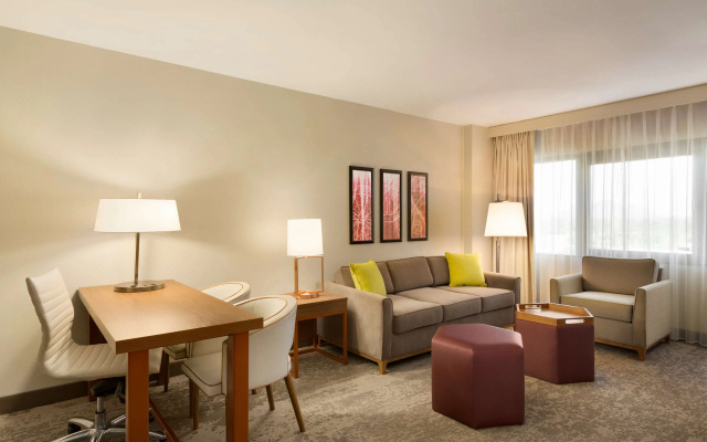 Embassy Suites by Hilton Phoenix Downtown North