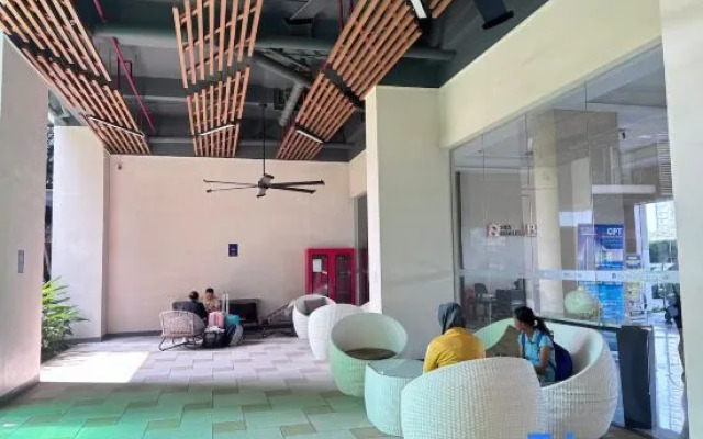 Pool view studio-Sky House BSD near AEON & ICE- L3