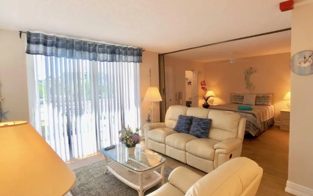 Cheryl's Bonita Beach & Tennis Condo