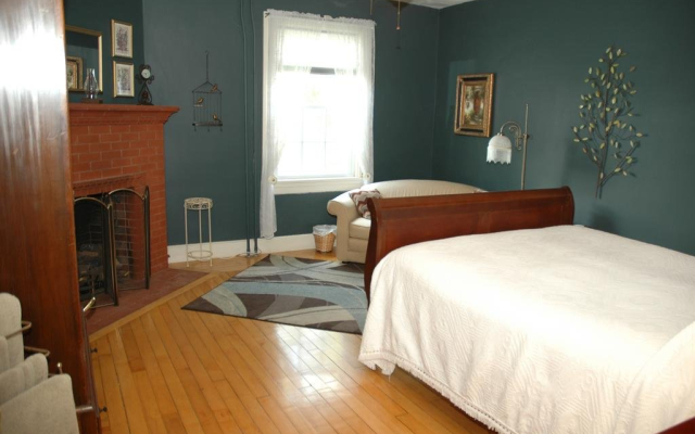 Yale Manor B&B and Yurt Glamping
