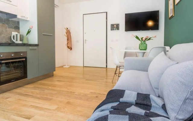 ALTIDO Fresh Family Apt for 5 near City Life
