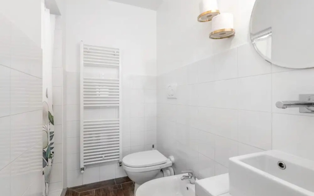 Elegant 3-Bedroom Apartment in the Historic Center