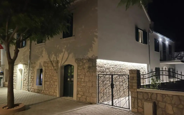 Tisno Central Apartments 2