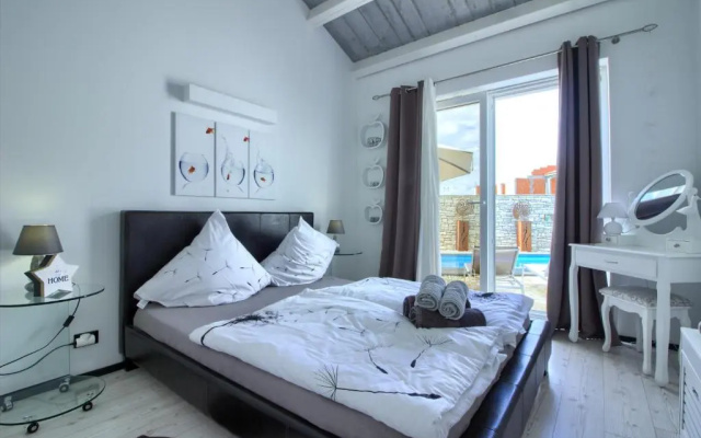 Charming villa Darte with private heated pool near Rovinj