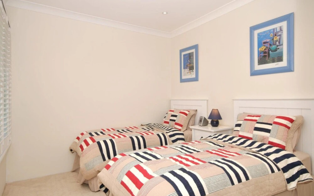 Nicholli, Bay Parklands, Unit 32/2 Gowrie Avenue