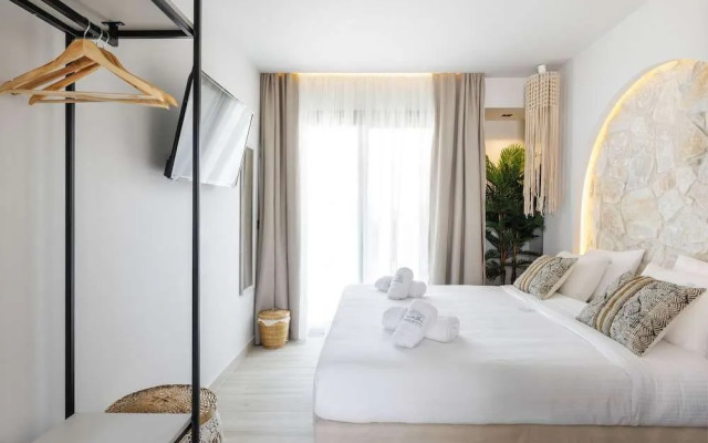 Amalthia Luxury Suites