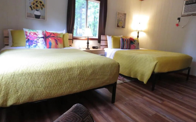 Tall Pines Inn