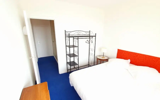 Beautiful 3-bedrooms Apartment, Sea View