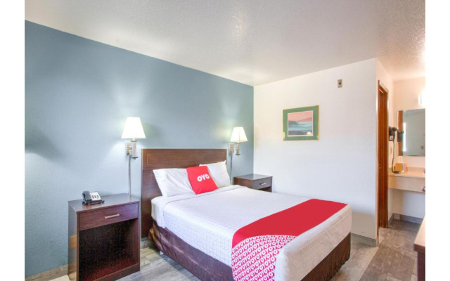 OYO Woodland Hotel and Suites