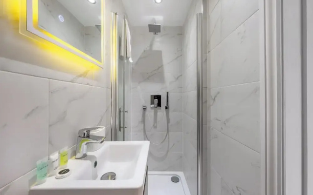1 Bed Flat - Sleeps 3 - Parking - Wifi