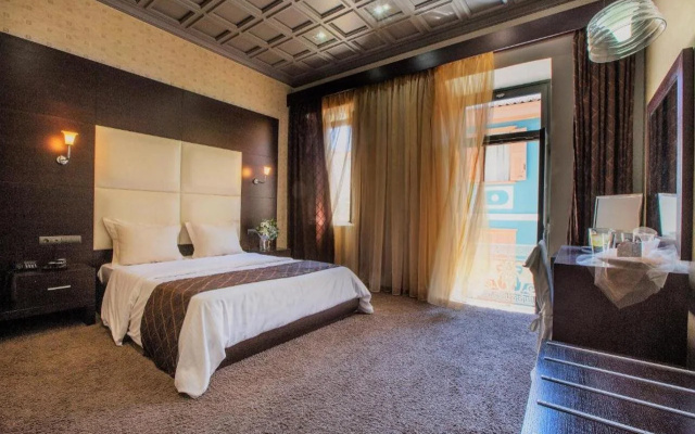 Aion Luxury Hotel