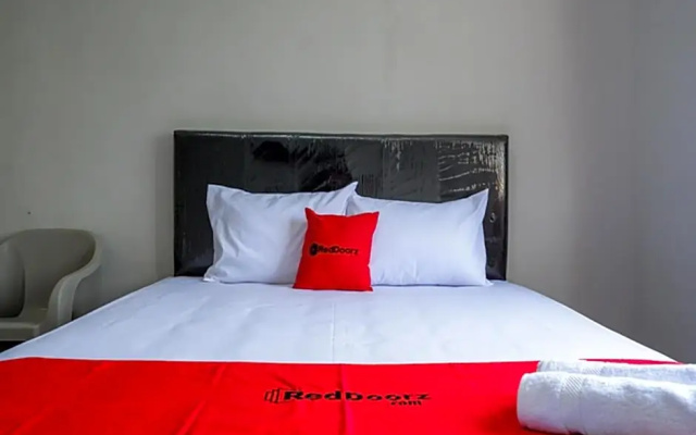 RedDoorz @ City Park Medoho Semarang