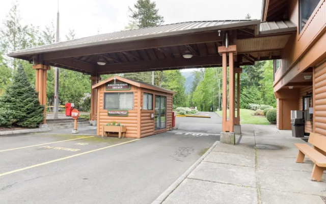 Mount Hood Village Yurt 1