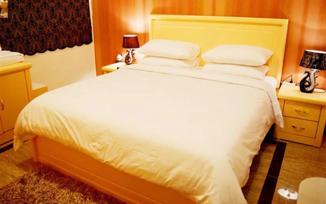 Leaders Plaza Apartments