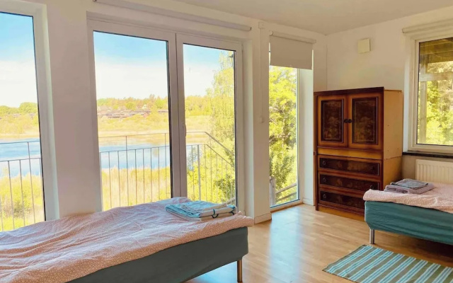 Bjurvik's Villa - Flat 1 - Business Customers Only