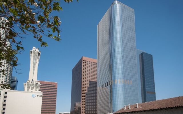 Отель Sunshine Suites At Main St США, Лос-Анджелес - отзывы, цены и фото номеров - забронировать отель Sunshine Suites At Main St онлайн вид на фасад