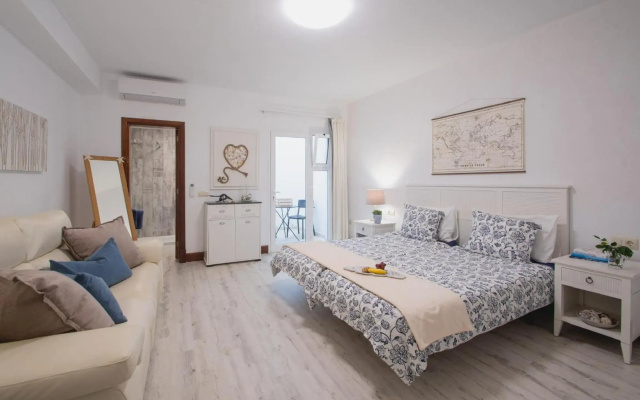 FRONTLINE VILLA 25, well-designed with a heated pool