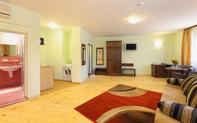 Rachev Hotel Residence
