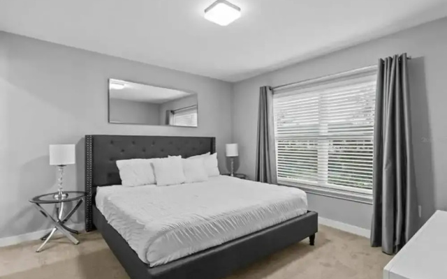 Beautiful Vacation Home With Splash Pool 35