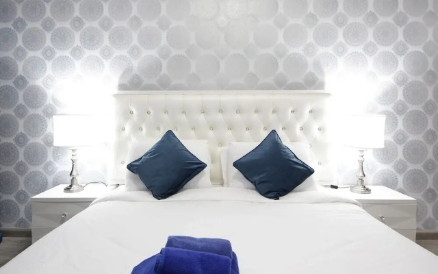 Burj Al Nujoom by New Arabian Holiday Homes