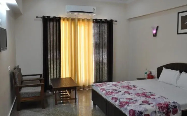 Geetanjali Hotel & Motel