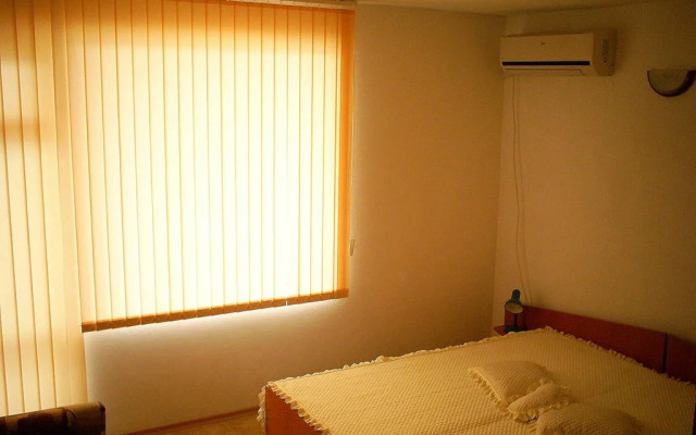 Tony Guest House