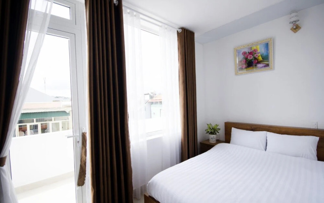 OYO 1154 Mat Troi Vang Dalat Hotel