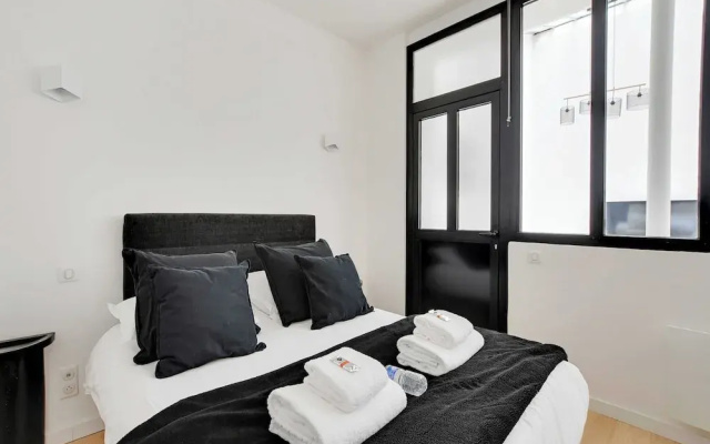 Authentique Apartment - 1br- 2P- Voltaire