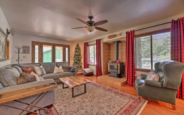 Deck + Yard: Family-friendly Pinetop Retreat