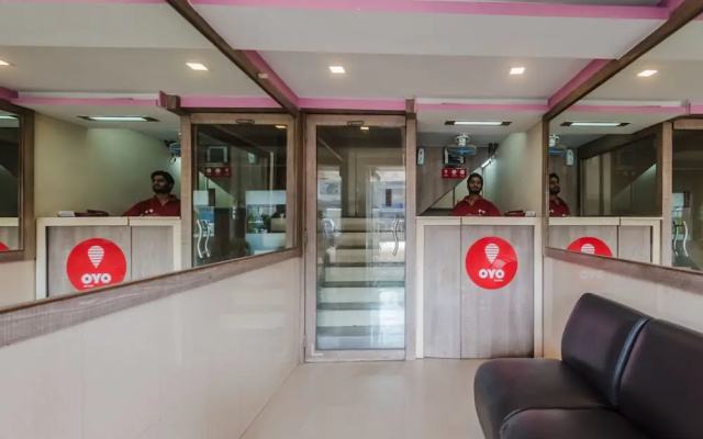 OYO 8311 Hotel Galaxy Residency