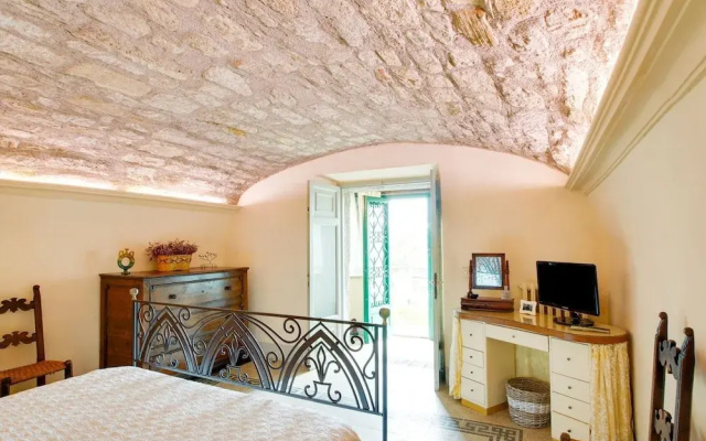 Villa in Rome With Pool & Stunning Views