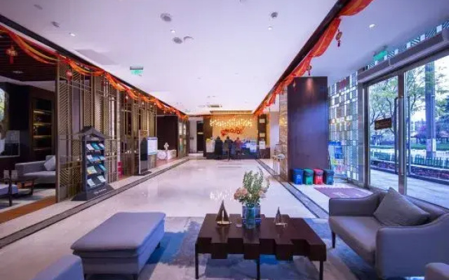Borrman International Hotel（Anning Wuyue Plaza）