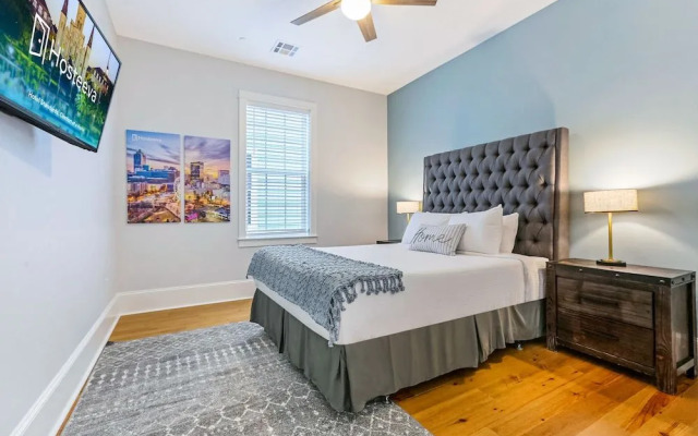 Spacious 5BR Urban Retreat with Balcony & Pool