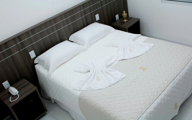 Roari Hotel