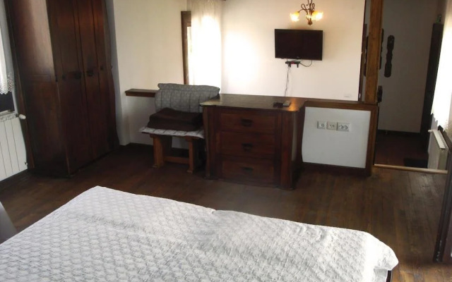 Guest House Black Lom
