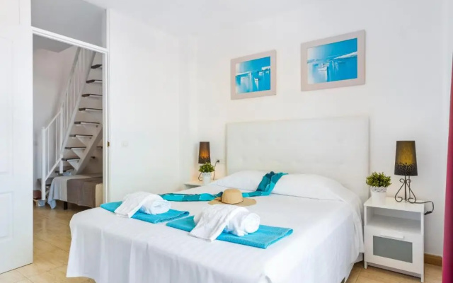 1314 FABULOUS 2 BEDROOM Accommodation ROOF TERRACE
