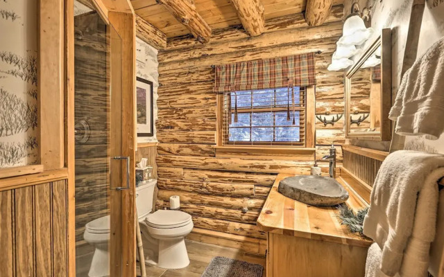 Ski & Hike! Hot Tub Hideaway in Breckenridge